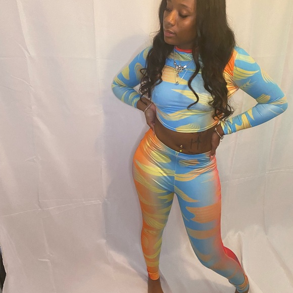 Colorful 2 piece set ‼️ - Picture 2 of 2